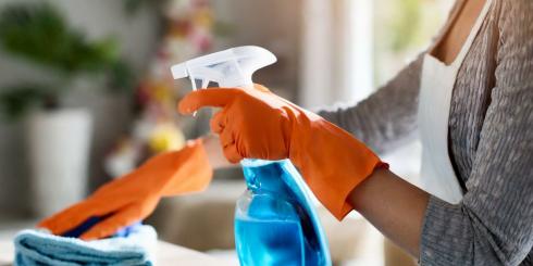 Te substancje niekorzystnie działają na układ hormonalny. Jak ich unikać?