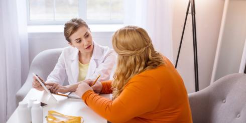 Otyłość to problem nie tylko ciała, ale i umysłu. W leczeniu pomóc może psycholog