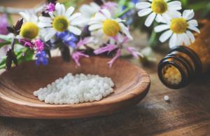 Homeopatia może pomóc w łagodzeniu kataru siennego