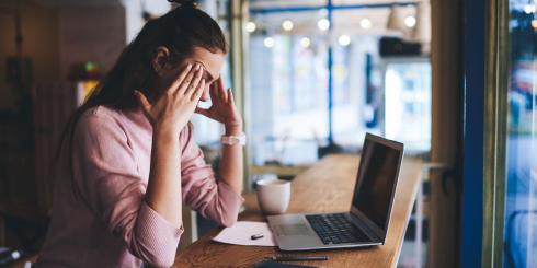 Suplementy diety z astaksantyną łagodzą zmęczenie oczu