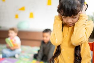 Czy leki przeciwbólowe powodują autyzm? Badacze z Harvardu radzą uważać na paracetamol