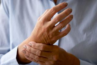 Zwyrodnienia i ból stawów - przyczyny oraz sposoby łagodzenia i leczenia 