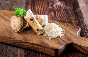 Chrzan - zawiera wiele składników leczniczych i ma szerokie zastosowanie