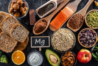Magnez - rola w organizmie i objawy niedoborów. Który suplementować?