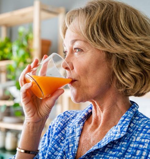 Wiosenny "glow up" ukryty w szklance soku. Jak skutecznie zregenerować skórę po zimie dzięki rodzimym produktom?