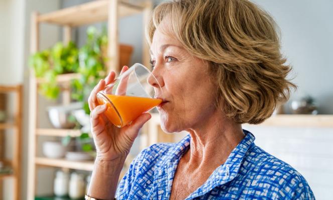 Wiosenny "glow up" ukryty w szklance soku. Jak skutecznie zregenerować skórę po zimie dzięki rodzimym produktom?