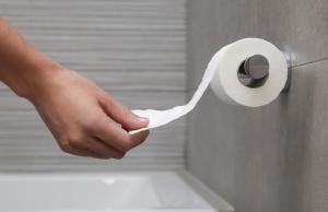 Nocne dolegliwości, jak pobudki czy poty, mogą świadczyć o wielu choorbach