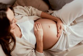 Depresja, ADHD, problemy w relacjach? Płód reaguje na emocje matki 